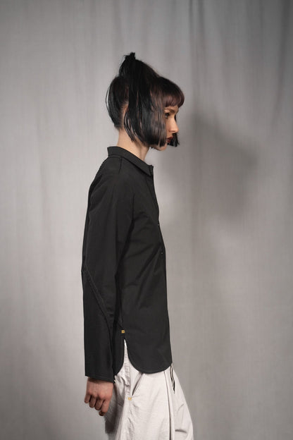 eigensinnig wien | Chomsky | Extravagante, schwarze Hemdbluse für Damen aus japanischer Baumwolle