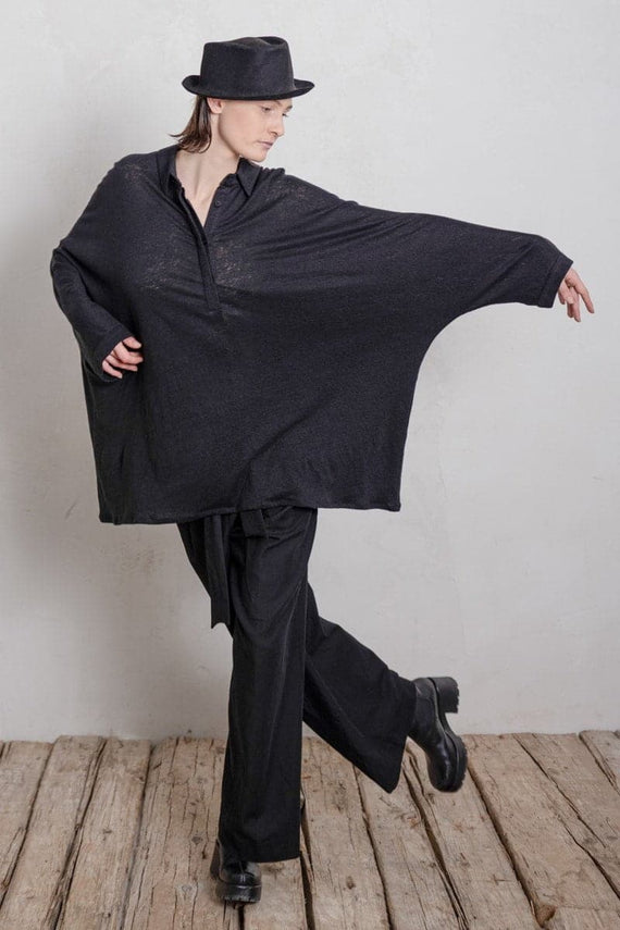 eigensinnig wien | Cicero | Außergewöhnliche Oversize Bluse aus Leinen in Schwarz
