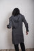 eigensinnig wien | Comte | Außergewöhnlicher Mantel für Herren aus Wolle mit großer Kapuze in grau
