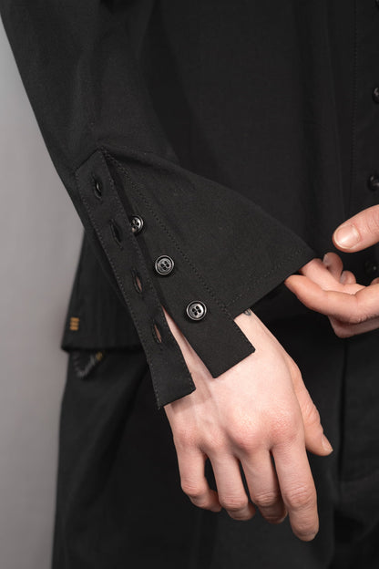 eigensinnig wien | Concrete Heart | Extravagante, schwarze Hemdbluse ohne Kragen für Damen aus japanischer Baumwolle