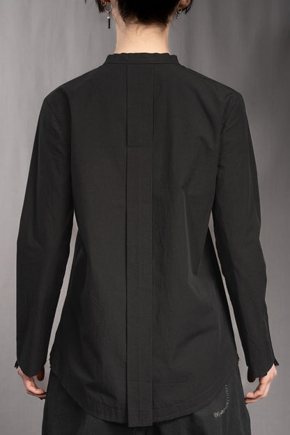 eigensinnig wien | Concrete Heart | Extravagante, schwarze Hemdbluse ohne Kragen für Damen aus japanischer Baumwolle