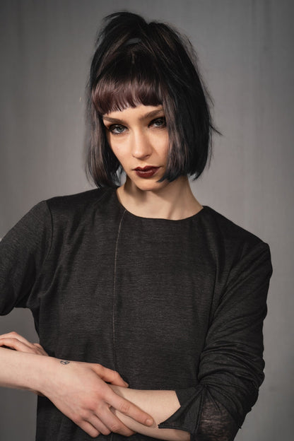 eigensinnig wien | Deitz | Außergewöhnlicher Designer Leinen Pullover für Damen in Schwarz