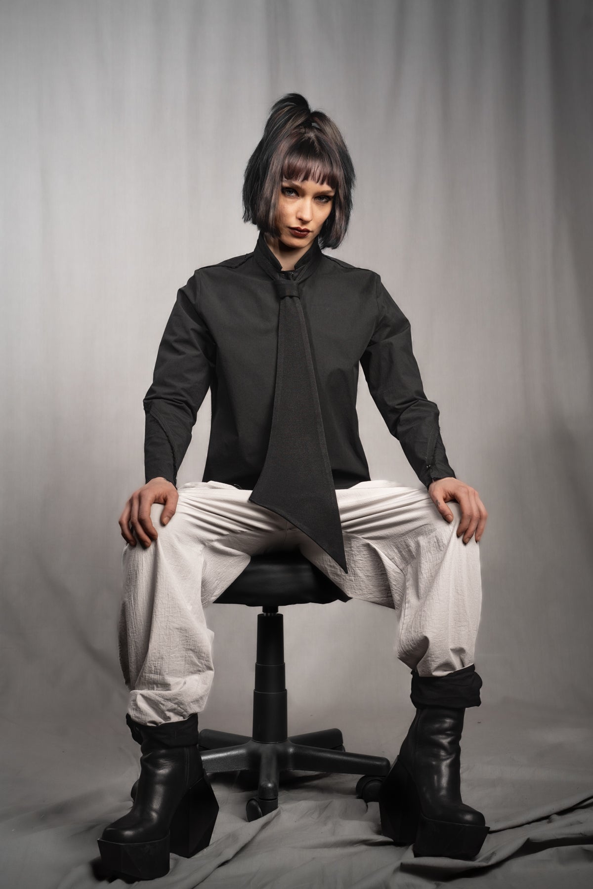 eigensinnig wien | Dreyfus | Spezielle, asymmetrische Designer-Krawatte in Schwarz