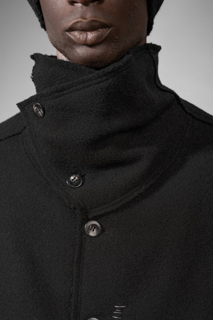 eigensinnig wien | Edgar | Schwarzer Designer Herren-Wollmantel mit Stehkragen für den Winter
