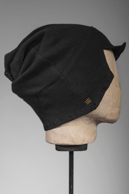 eigensinnig wien | Ehrenfels | Außergewöhnlicher schwarzer Designer-Beanie aus Baumwolle