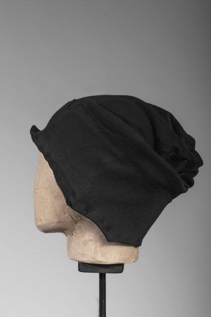 eigensinnig wien | Ehrenfels | Außergewöhnlicher schwarzer Designer-Beanie aus Baumwolle