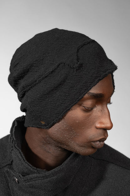 eigensinnig wien | Ehrenfels | Schwarzer Designer Long-Beanie aus Merinowolle