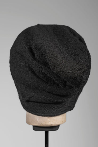 eigensinnig wien | Ehrenfels | Schwarzer Designer Long-Beanie aus Merinowolle