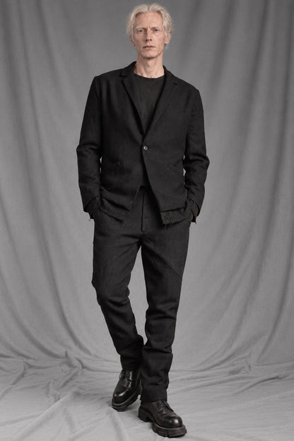 eigensinnig wien | EisVin | Außergewöhnlicher schwarzer Designer-Anzug für Herren mit Slim-Fit Hose aus italienischer Luxuswolle