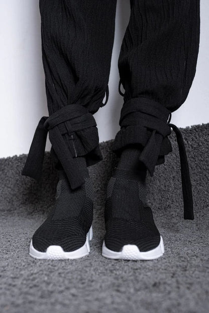 eigensinnig wien | Feyerabend | Cropped Jogpants für Damen und Herren aus Wolle in Schwarz