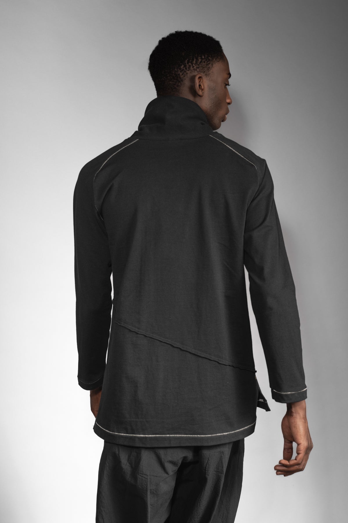 eigensinnig wien | Flaubert | Leichter, schwarzer Baumwoll-Strickpullover mit ungewöhnlichem Schalkragen