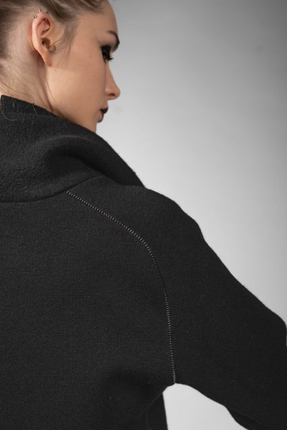 eigensinnig wien | Flaubert | Schwarzer Woll-Strickpullover mit ungewöhnlichem Schalkragen