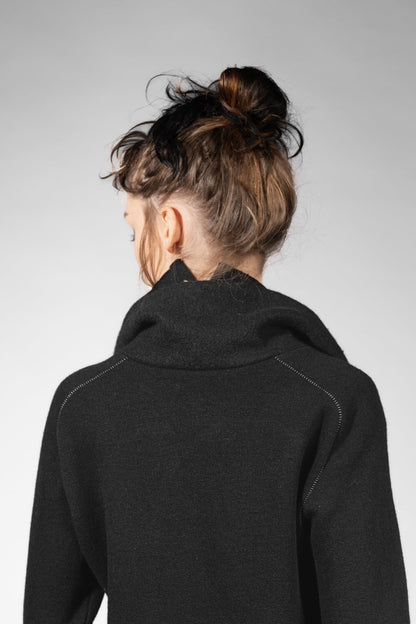 eigensinnig wien | Flaubert | Schwarzer Woll-Strickpullover mit ungewöhnlichem Schalkragen