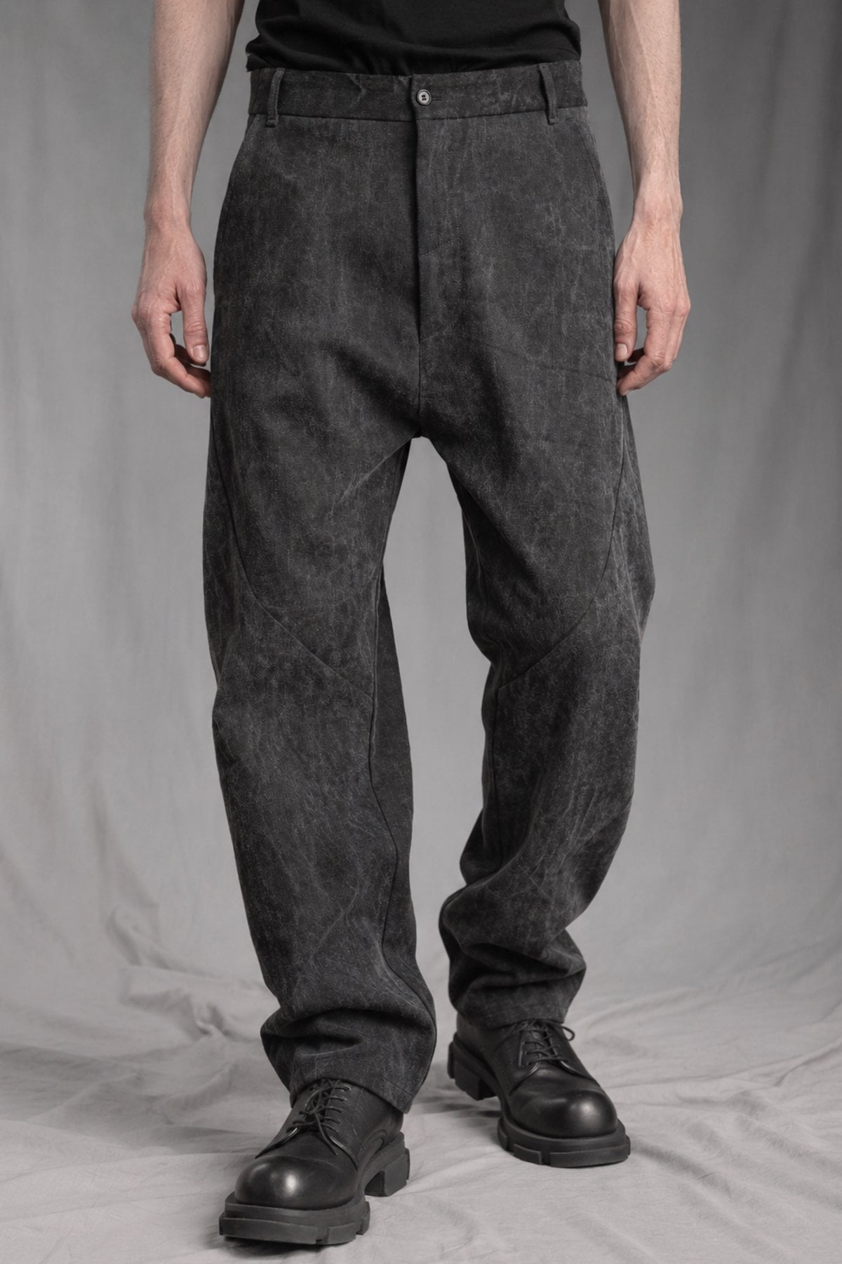 eigensinnig wien | Gassenhauer | Avantgardistische Designer Baggy Jeans aus Baumwolle in Dirty Grey