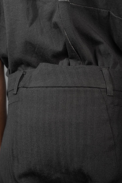 eigensinnig wien | Goethe | Schwarze Drop Crotch Pants mit Bundfalten aus japanischem Wolle-Leinen-Mix