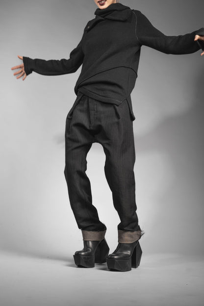 eigensinnig wien | Goethe | Schwarze Drop Crotch Pants mit Bundfalten aus japanischem Wolle-Leinen-Mix