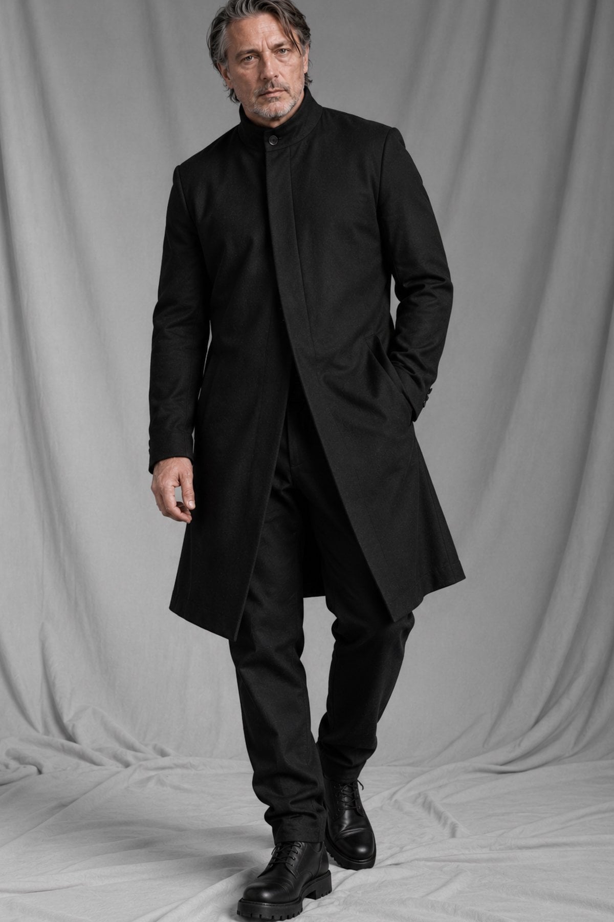 eigensinnig wien | GroAkt | Sartorialer Herren-Designeranzug mit langem Hemdmantel aus luxuriösem Woll-Flanell