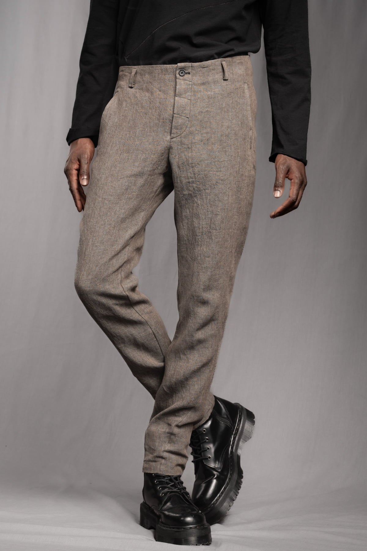 eigensinnig wien | Gropius | Designer Slim-Fit-Chinohose für Herren aus Leinen