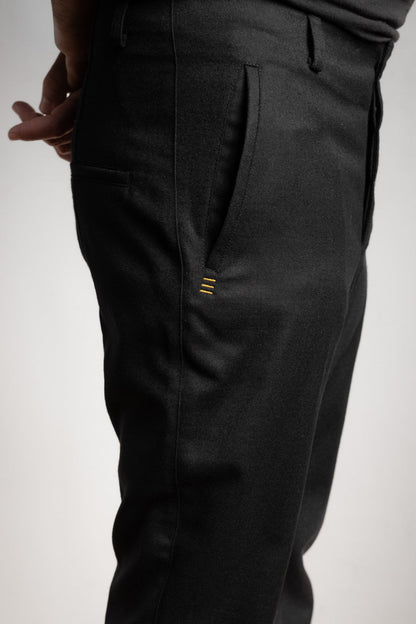 eigensinnig wien | Gropius | Elegante schwarze Anzugshose für Herren in Regular Fit aus hochwertiger Woll-Flanell