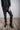 eigensinnig wien | Gropius | Minimalistische Herrenhose mit schmalem Bein aus spezieller Baumwolle in schwarz
