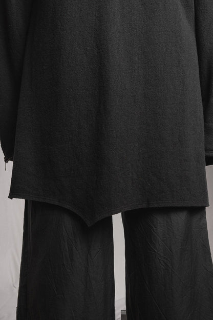 eigensinnig wien | Hades | Schwarzer, hochwertiger Designer-Wollcardigan mit Kapuze im Oversize-Schnitt