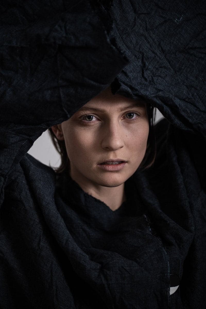 Extravagante Kimono Jacke aus Leinen in anthrazit - Main Image