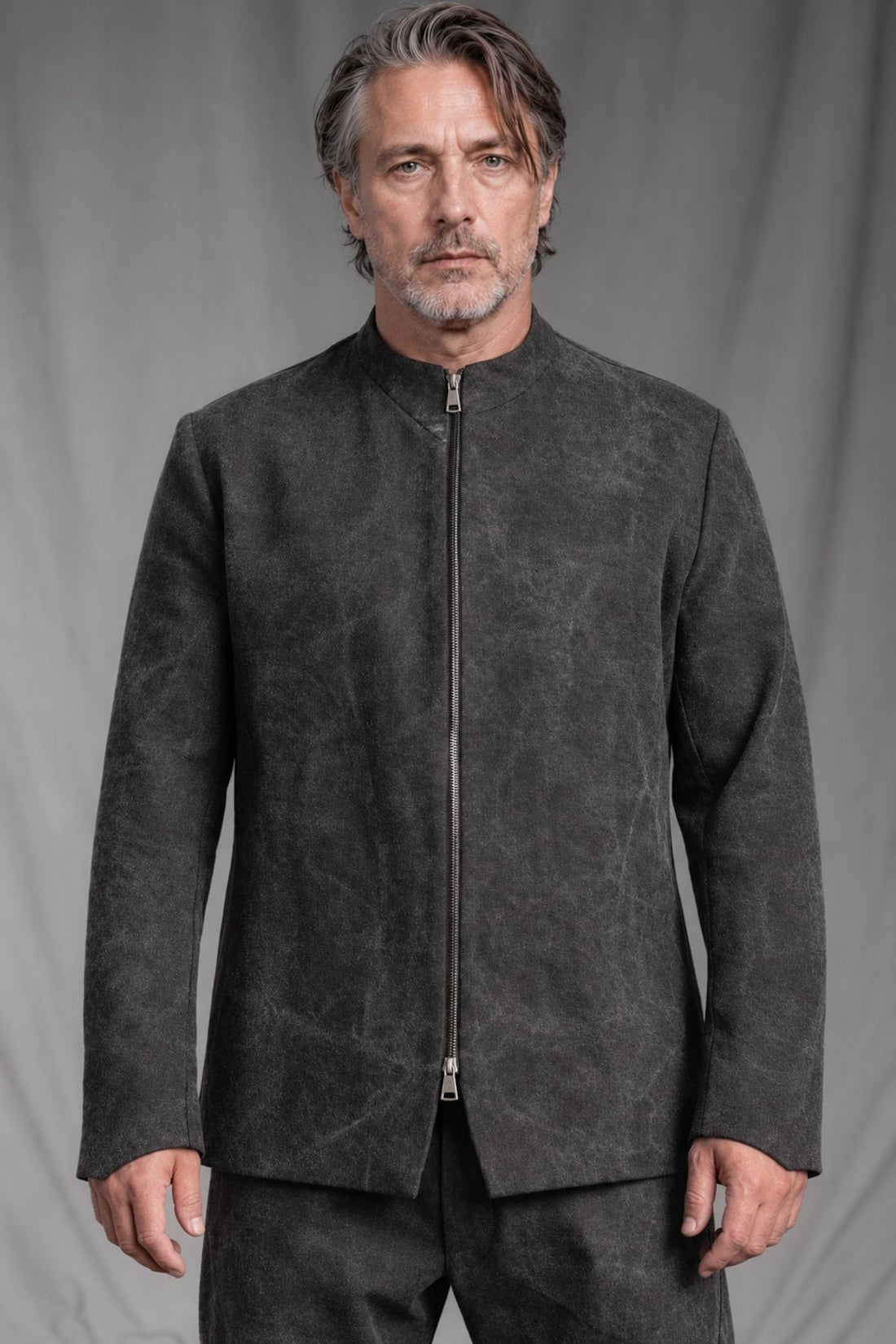 eigensinnig wien | Husserl | Außergewöhnliche Designer-Bikerjacke aus Soft-Touch-Denim in Dirty Grey