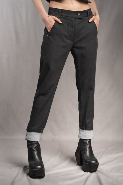 eigensinnig wien | Ki Lil I | Elegante, schwarze Designer Damenhose aus leichter Baumwolle