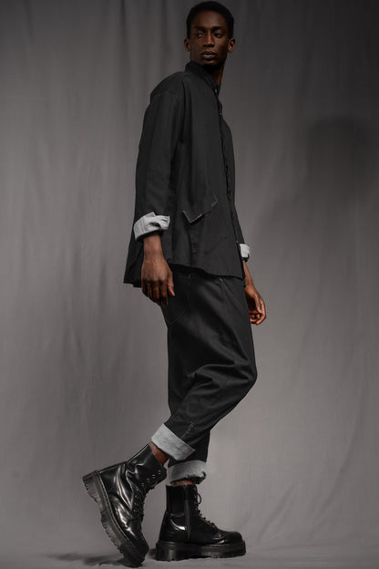 eigensinnig wien | KolKru | Schwarzes Unisex Avantgarde-Ensemble aus Hemdjacke und Drop-Crotch-Hose