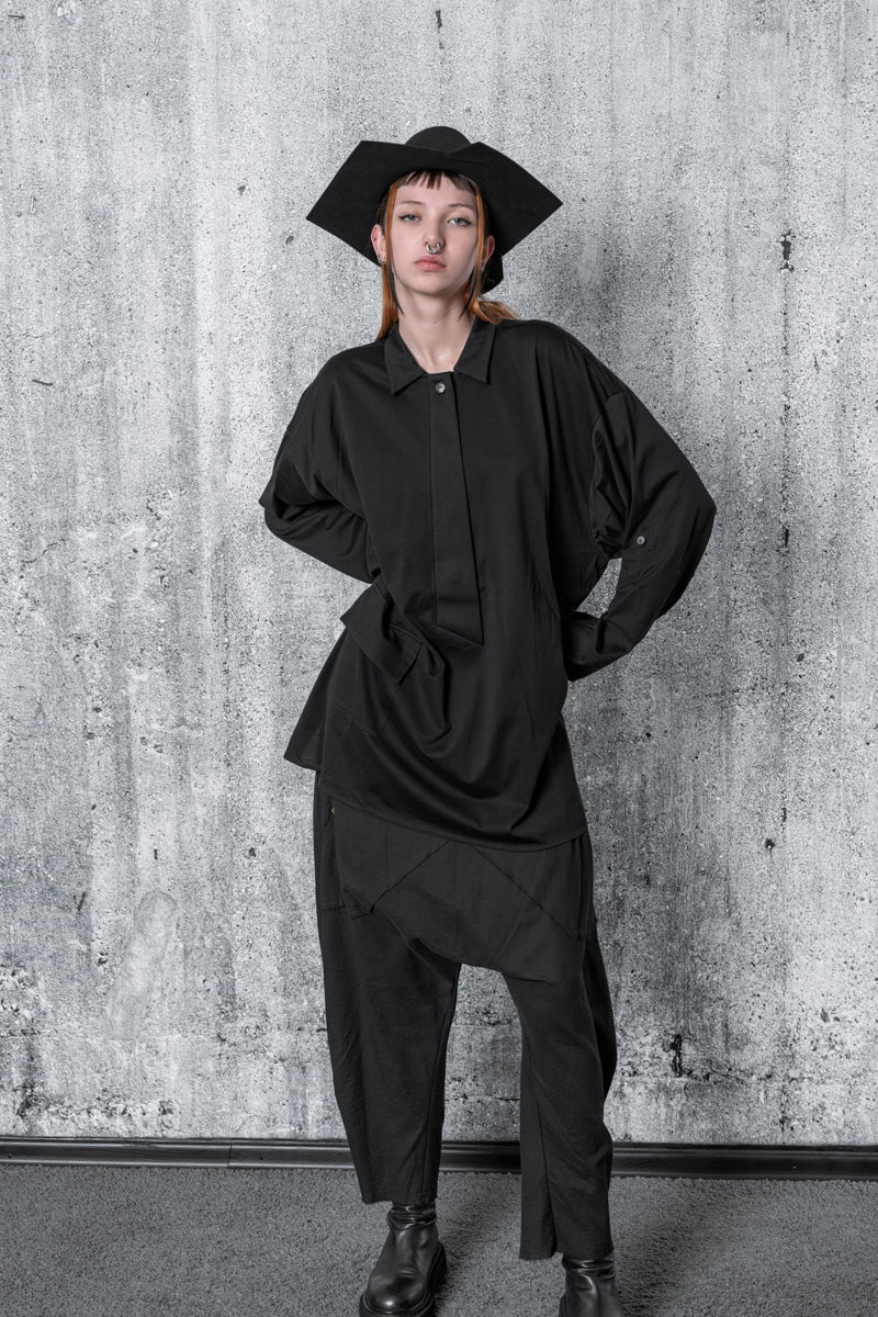 eigensinnig wien | Luna | Extravagantes, schwarzes Oversize Shirt aus Baumwoll-Jersey