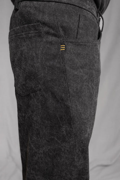 eigensinnig wien | McMurphy | Avantgardistische Relaxed-Tapered-Hose in Dirty Grey