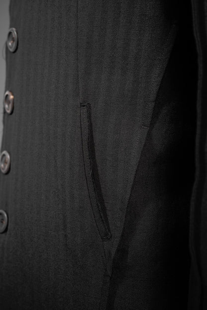 eigensinnig wien | Melmoth | Schwarzer Car Coat mit Streifen für Herren aus japanischem Wolle-Leinen-Mix