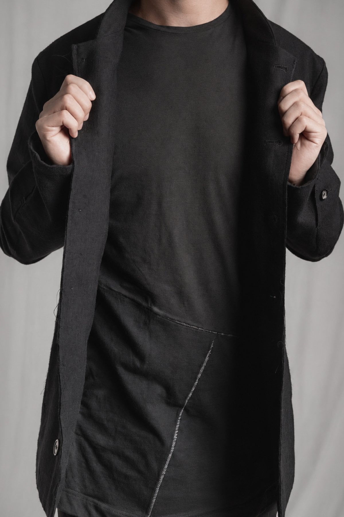 eigensinnig wien | Mises | Schwarzes Designer-Sakko für Herren mit Mao-Kragen aus italienischer Luxuswolle