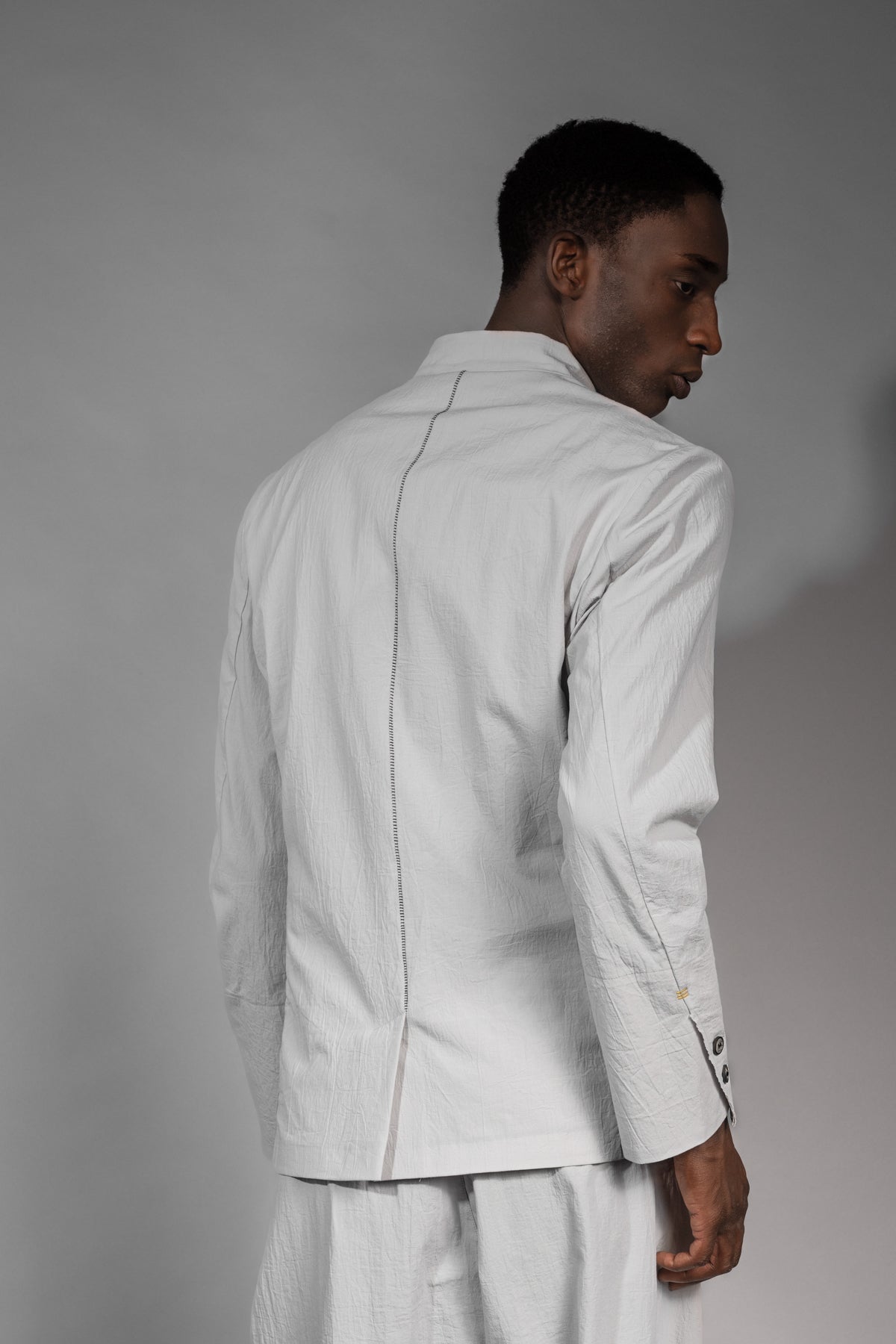 eigensinnig wien | Mises | Weißes Designer Herren Sommersakko aus japanischer Baumwolle