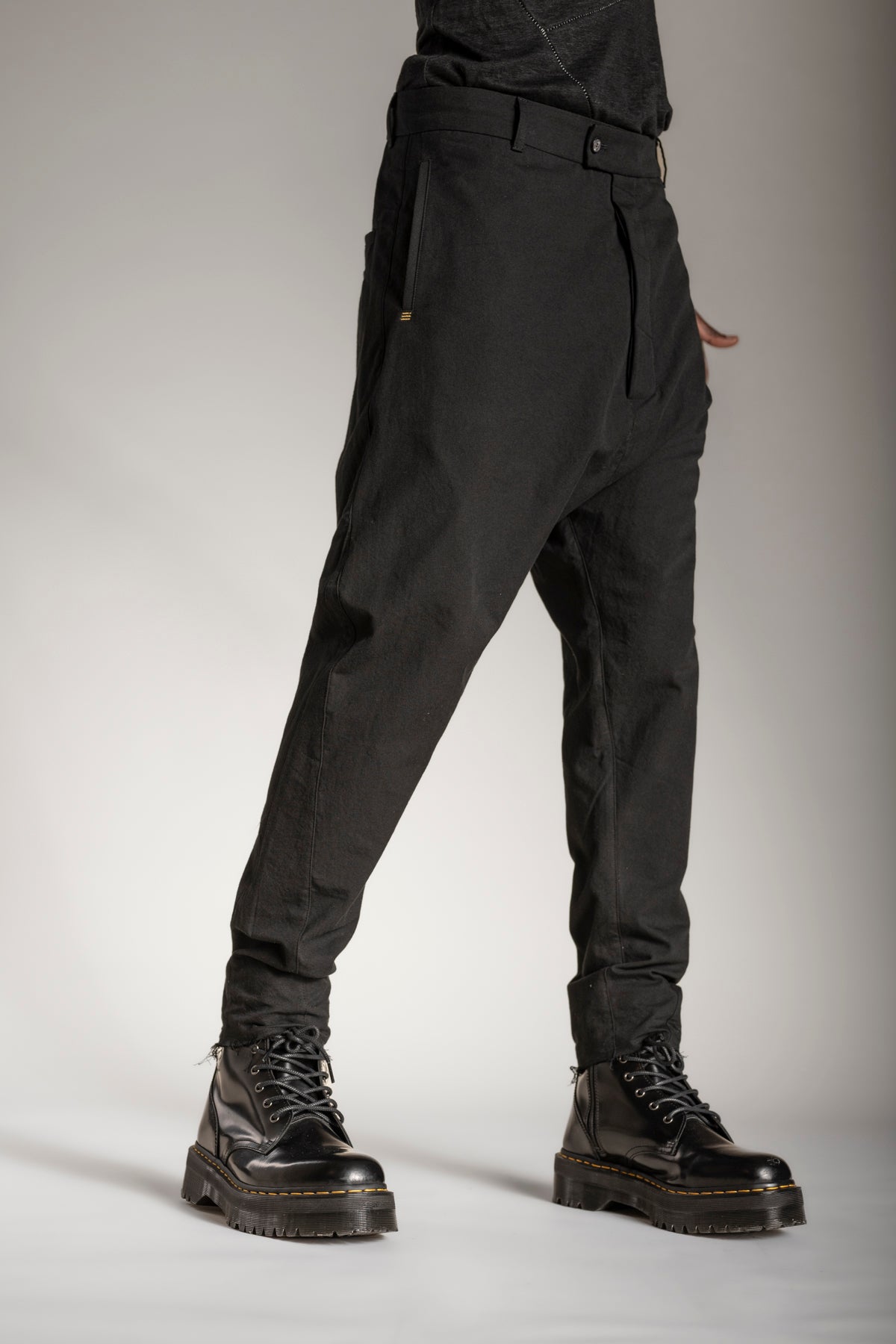 eigensinnig wien | Montesquieu | Black Drop Crotch Pants Made from Japanese  Cotton