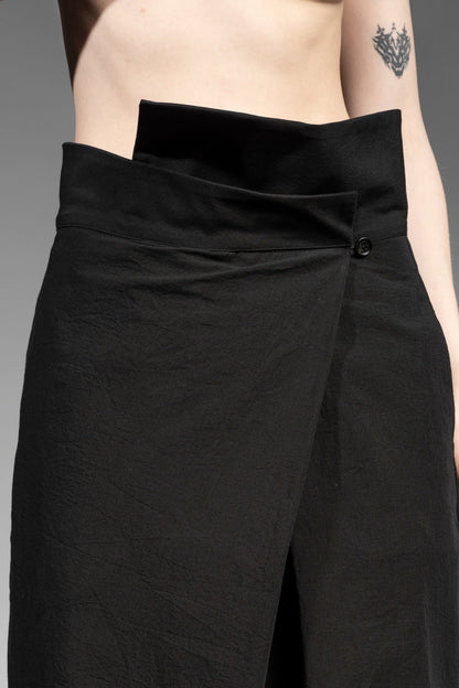 eigensinnig wien | Nemain | Asymmetrische Wickelhose aus schwarzer japanischer Baumwolle