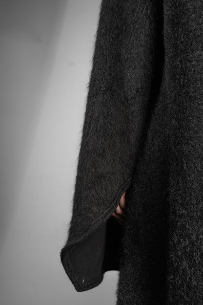 eigensinnig wien | Patti | Außergewöhnliches, flauschiges Designer Strickleid in Schwarz