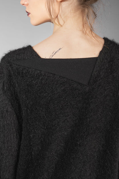 eigensinnig wien | Patti | Außergewöhnliches, flauschiges Designer Strickleid in Schwarz