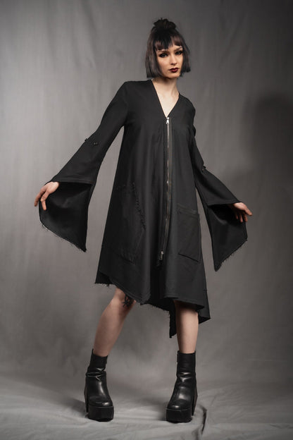 eigensinnig wien | Patti | Avantgardistisches, asymmetrisches Kleid mit Zip aus schwarzer Baumwolle