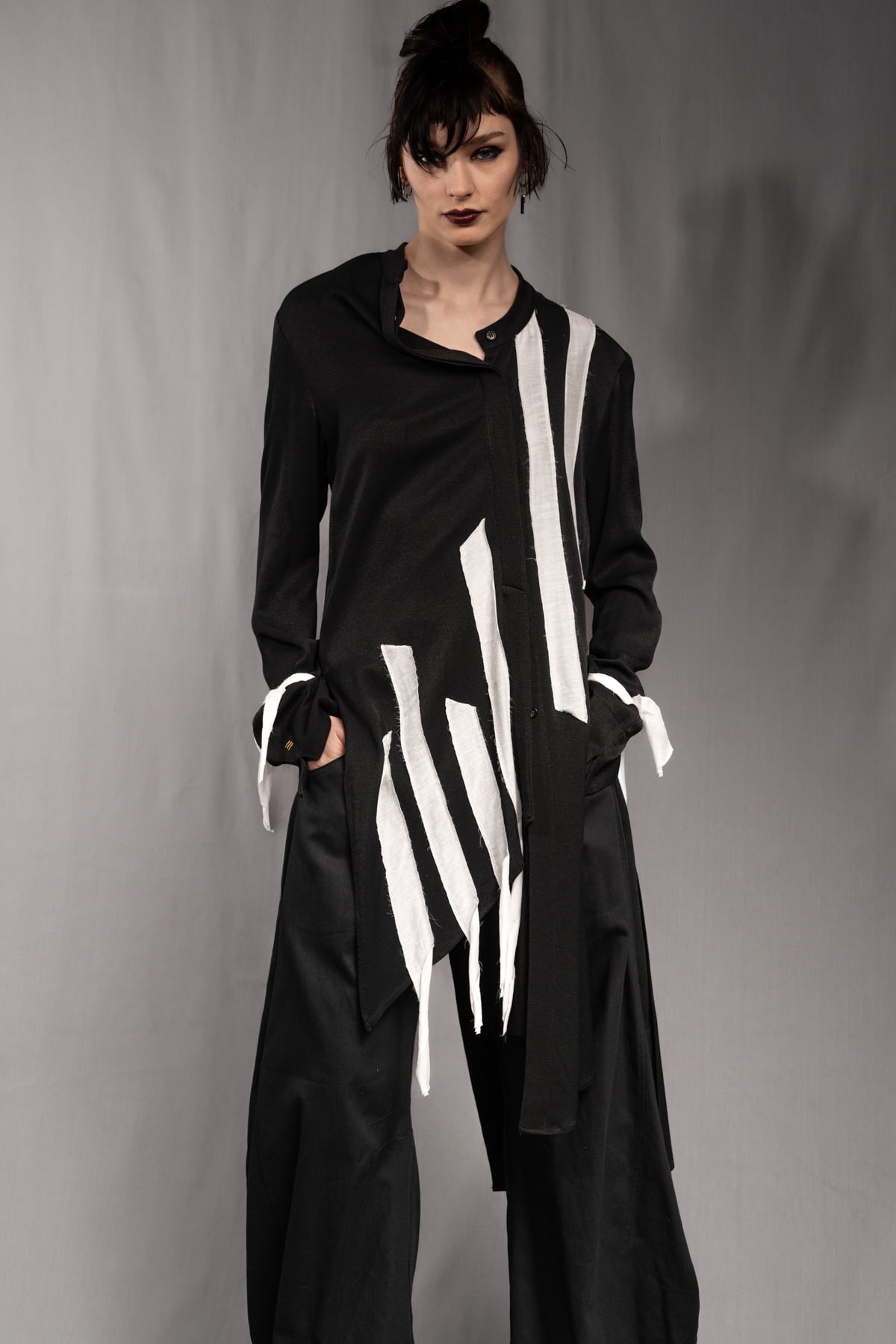 Elegant Shirt Dress in extravagant Grunge Style