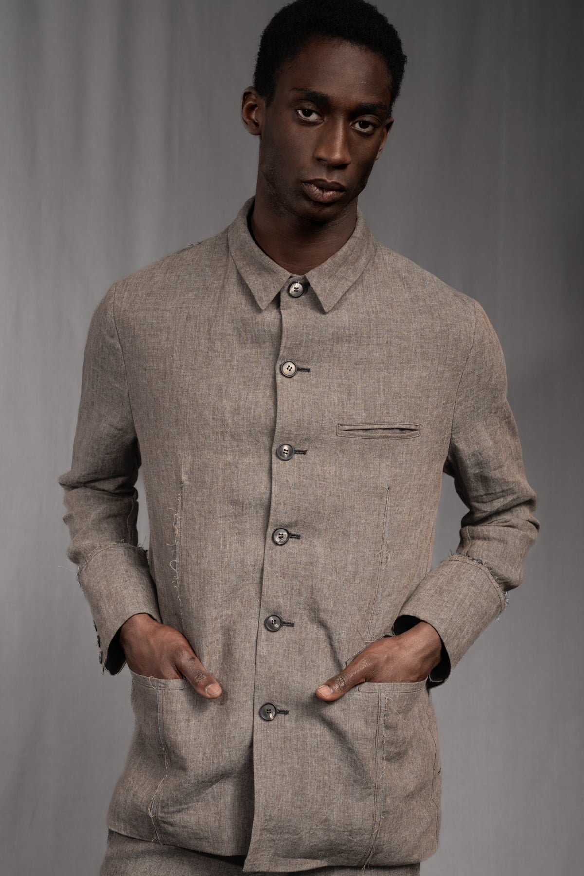 eigensinnig wien | Popper | Avantgardistische Leinenjacke für Herren mit architektonischer Silhouette