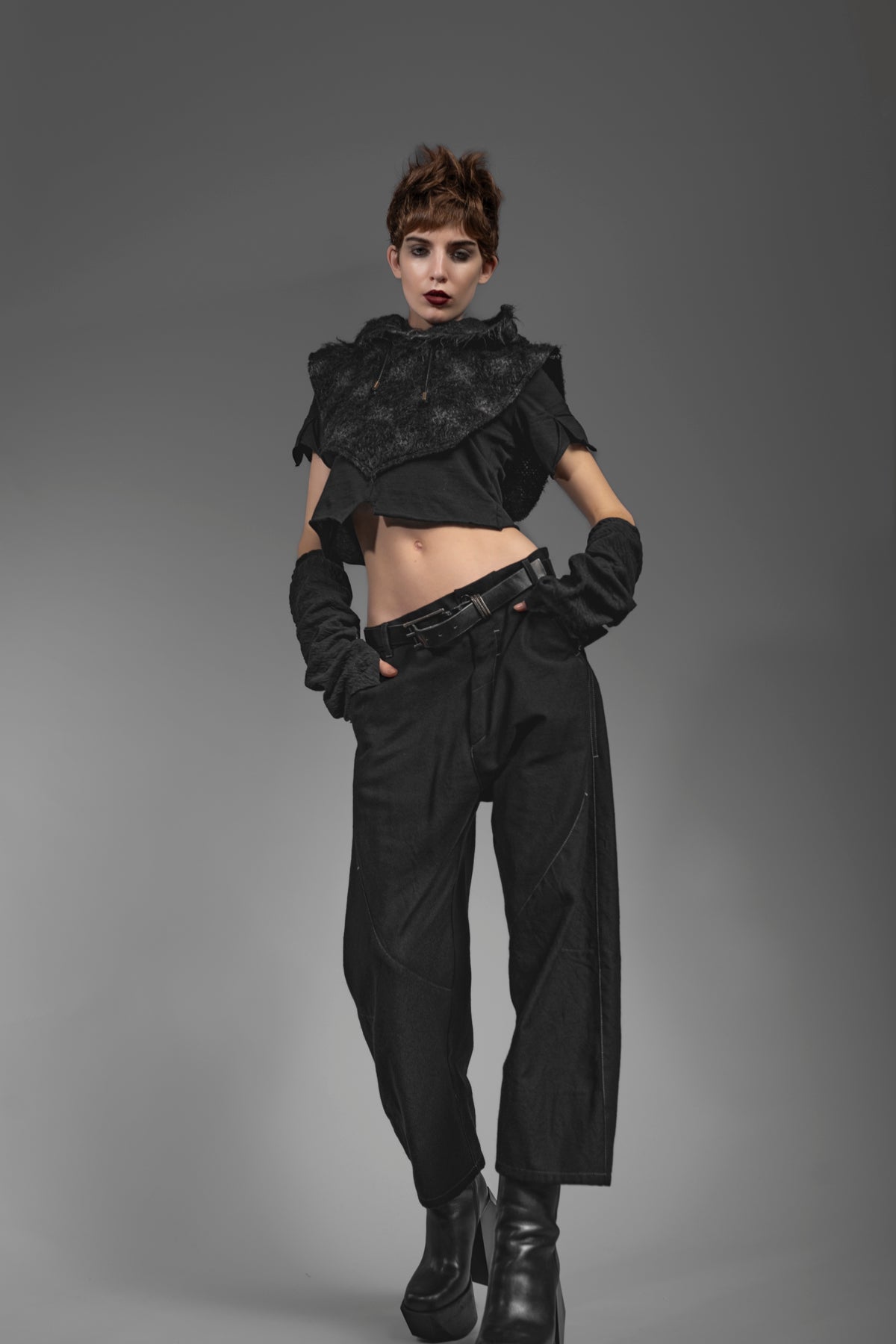 eigensinnig wien | Quarles | Elegante Designer Baggy Pants in Schwarz aus japanischer Wolle