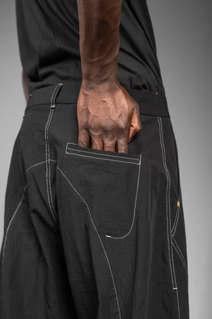 eigensinnig wien | Quarles | Schwarze Designer Baggy Pants aus japanischer Baumwolle