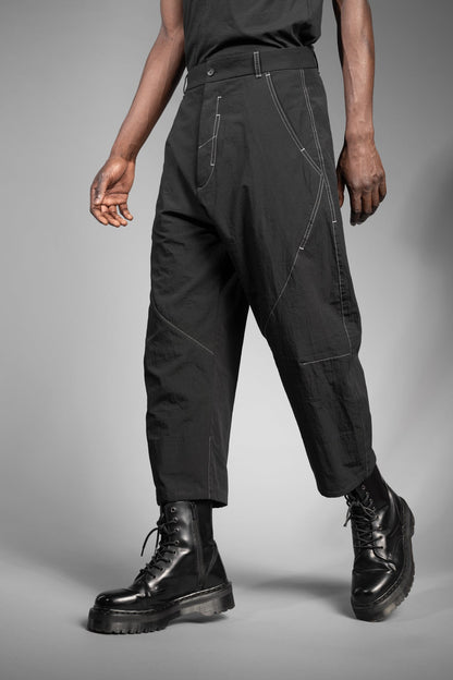 eigensinnig wien | Quarles | Schwarze Designer Baggy Pants aus japanischer Baumwolle