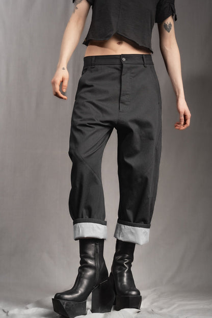 eigensinnig wien | Quarles | Schwarze, leichte Designer Cropped Baggy Pants aus Baumwolle