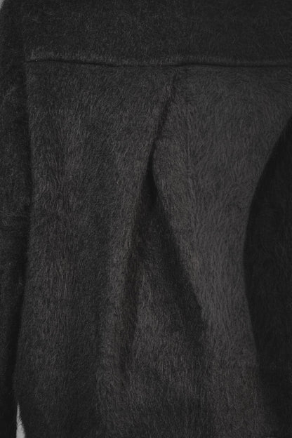 eigensinnig wien | Rosa | Exklusiver Oversize Flauschpullover für Damen in Schwarz