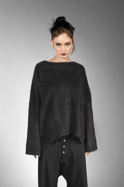 eigensinnig wien | Rosa | Exklusiver Oversize Flauschpullover für Damen in Schwarz