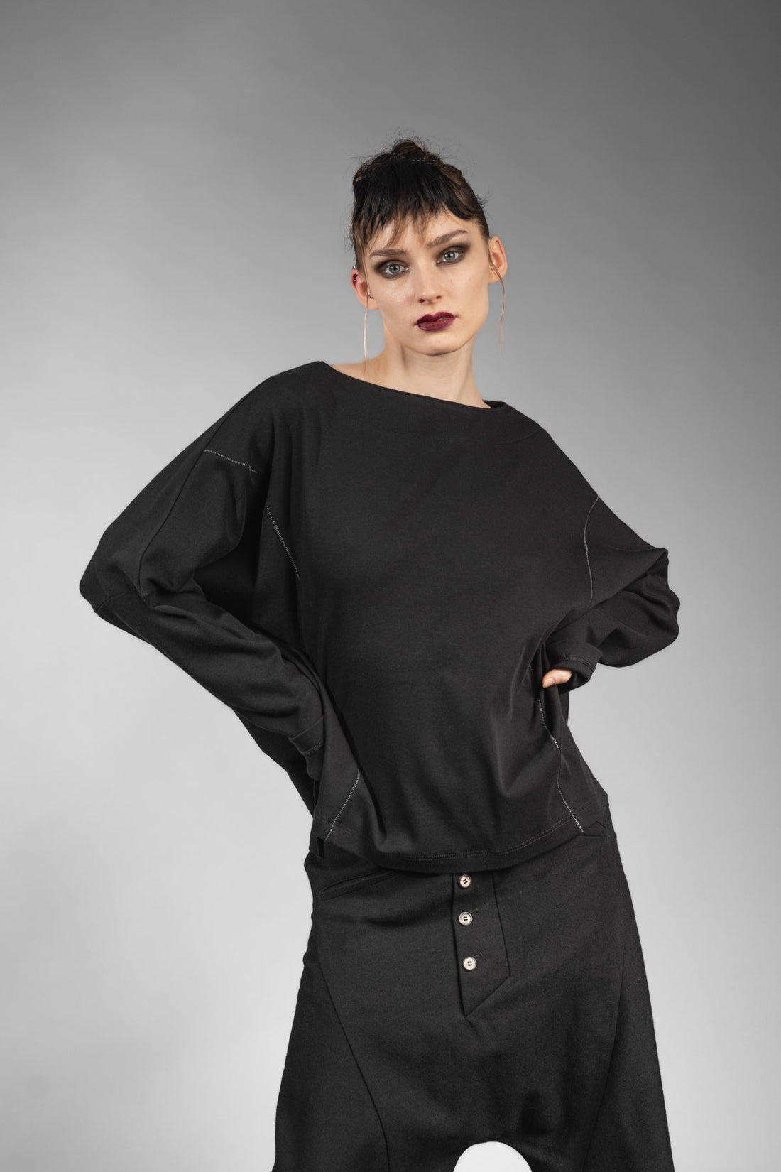 eigensinnig wien | Rosa | Extravaganter Designer Oversize Pullover in Schwarz