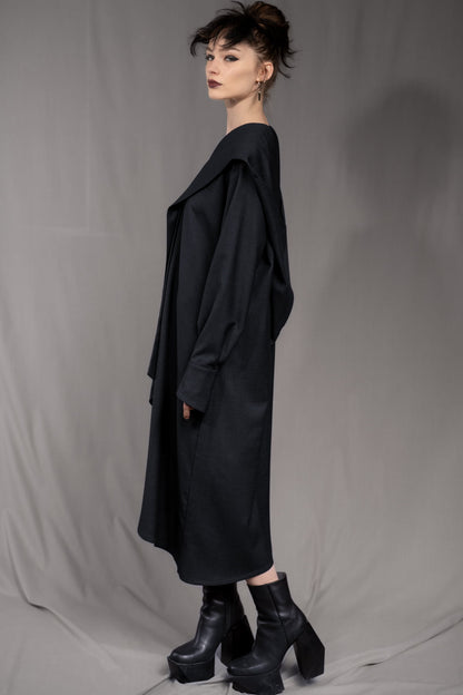 eigensinnig wien | Rübezahl | Nachtblauer Hooded Gown mit Schal aus Seide/Wolle