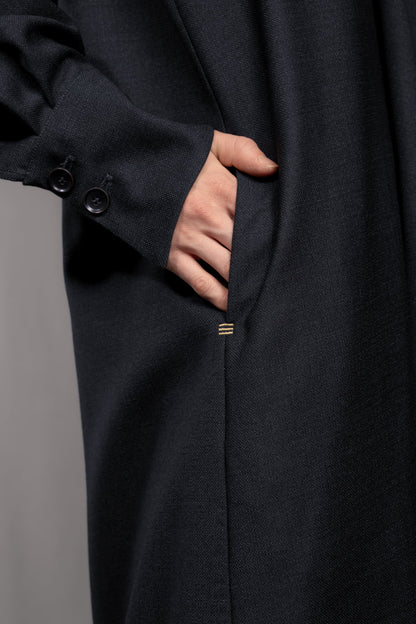 eigensinnig wien | Rübezahl | Nachtblauer Hooded Gown mit Schal aus Seide/Wolle